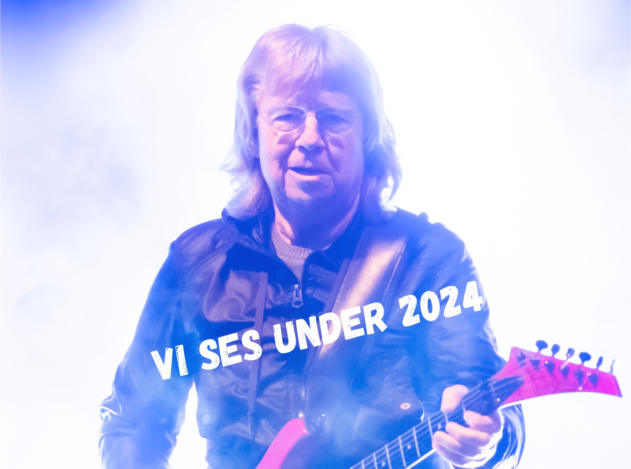 Janne Schaffer på scen hälsar välkommen till 2024. Foto: Per Jahnke